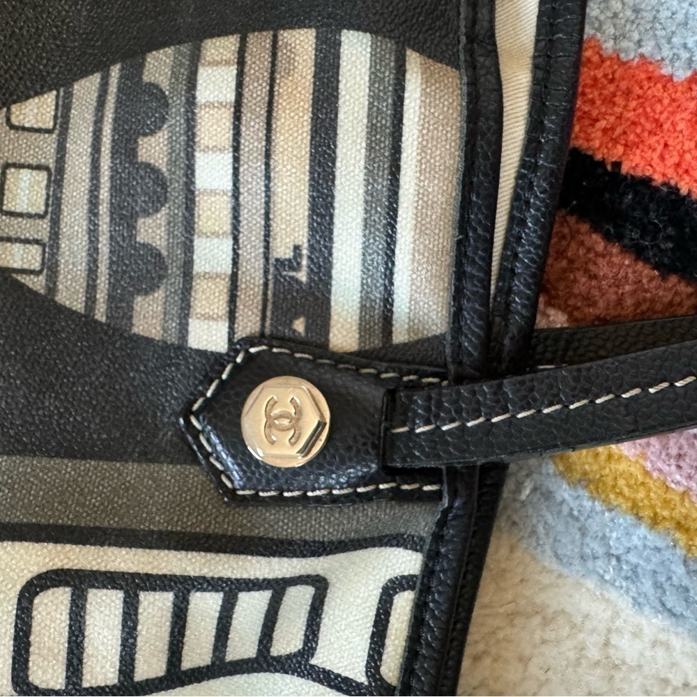 Authentic CHANEL Central Station Tote Bag XL - Picture 7 of 15